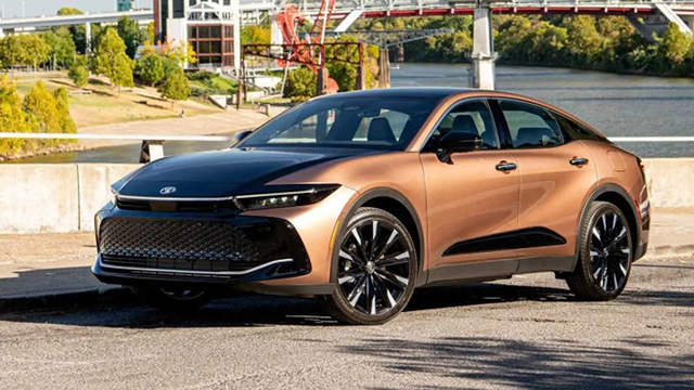 TOYOTA THỬ NGHIỆM XĂNG ÍT PHÁT THẢI